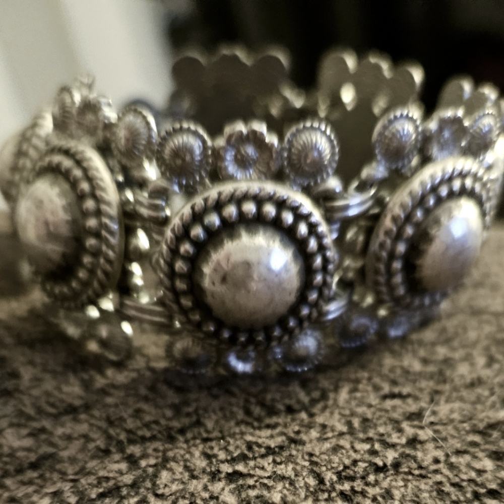 Handmade bracelet - Picture 1 of 6